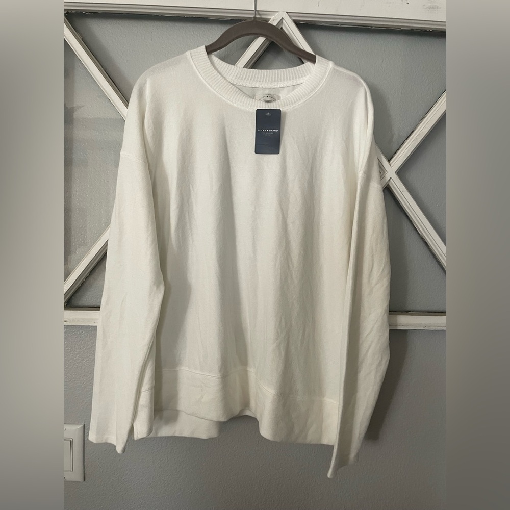 Lucky Brand white sweater ￼